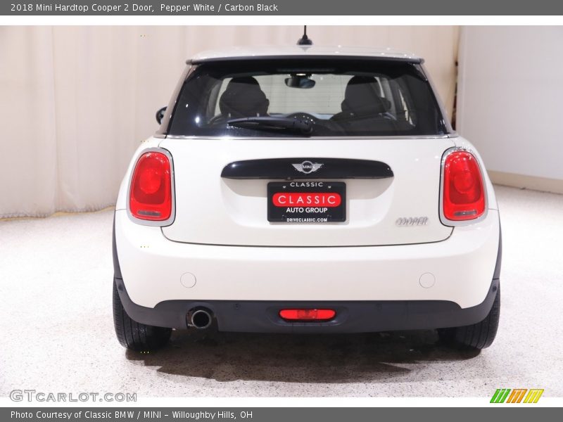 Pepper White / Carbon Black 2018 Mini Hardtop Cooper 2 Door
