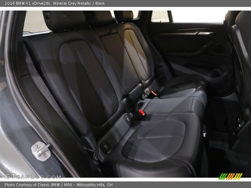 Mineral Grey Metallic / Black 2016 BMW X1 xDrive28i
