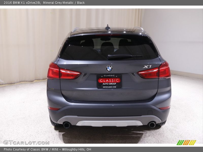 Mineral Grey Metallic / Black 2016 BMW X1 xDrive28i