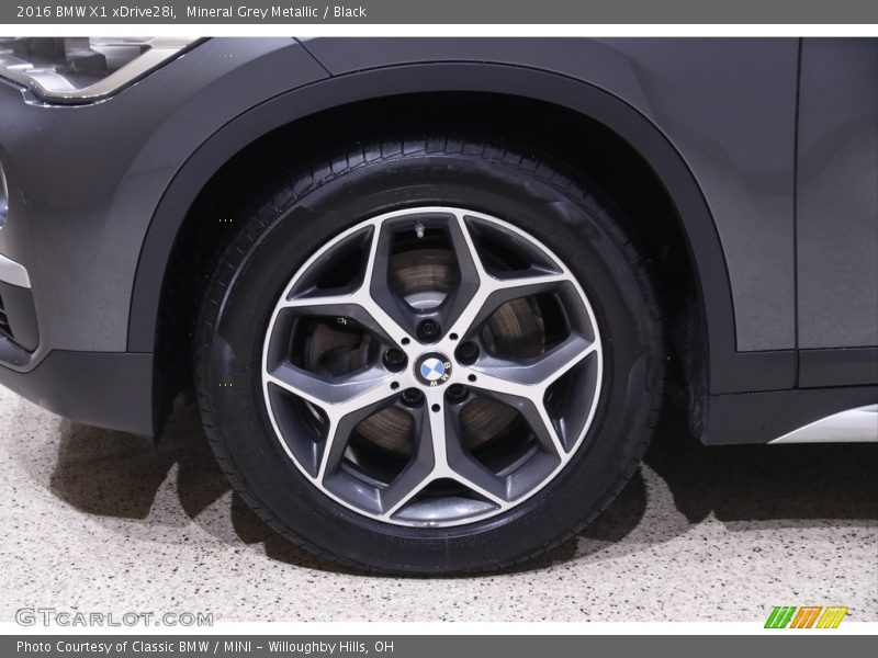 Mineral Grey Metallic / Black 2016 BMW X1 xDrive28i