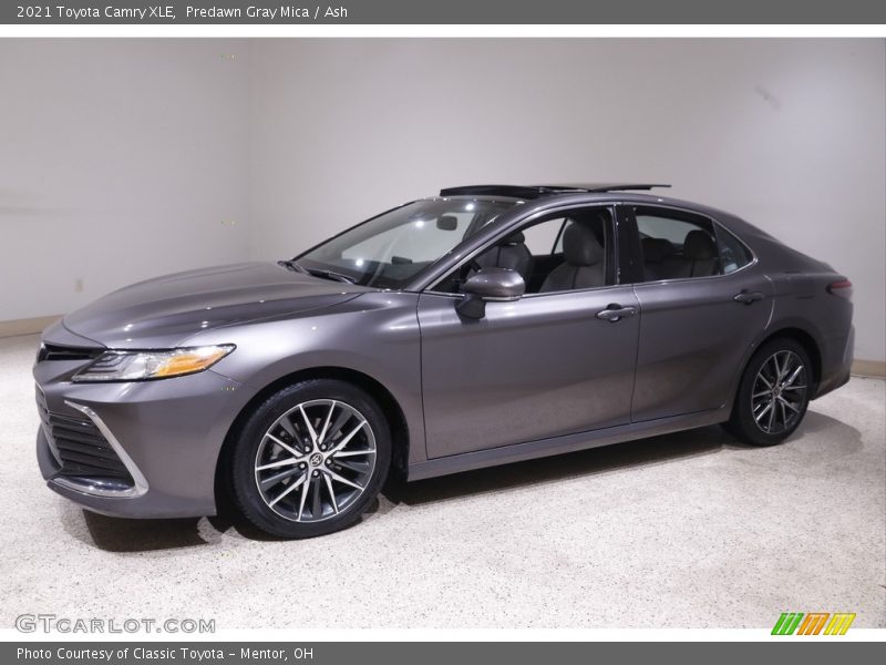 Front 3/4 View of 2021 Camry XLE