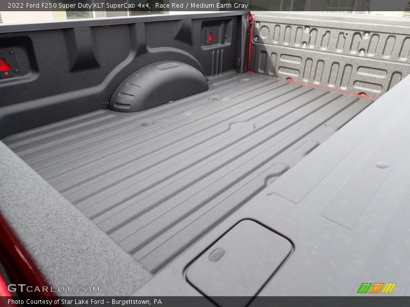 Race Red / Medium Earth Gray 2022 Ford F250 Super Duty XLT SuperCab 4x4