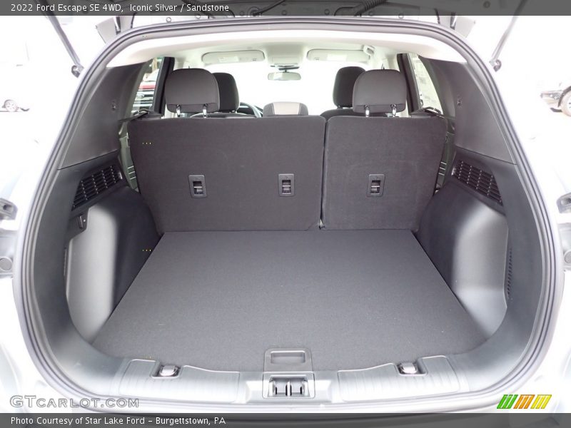  2022 Escape SE 4WD Trunk