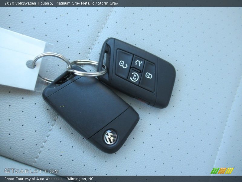 Platinum Gray Metallic / Storm Gray 2020 Volkswagen Tiguan S