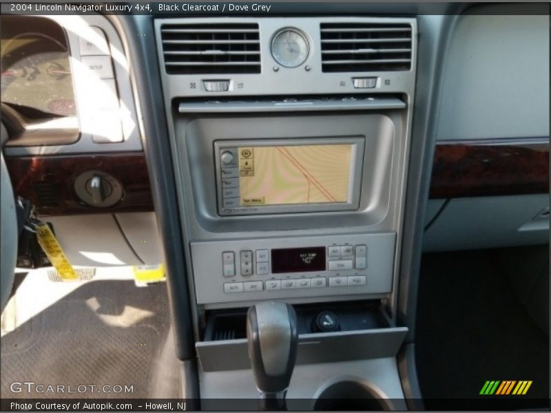 Black Clearcoat / Dove Grey 2004 Lincoln Navigator Luxury 4x4
