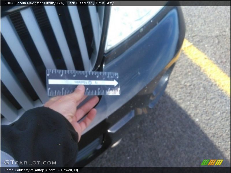 Black Clearcoat / Dove Grey 2004 Lincoln Navigator Luxury 4x4