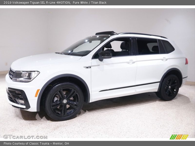 Pure White / Titan Black 2019 Volkswagen Tiguan SEL R-Line 4MOTION