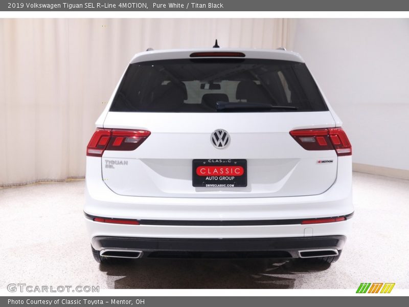 Pure White / Titan Black 2019 Volkswagen Tiguan SEL R-Line 4MOTION