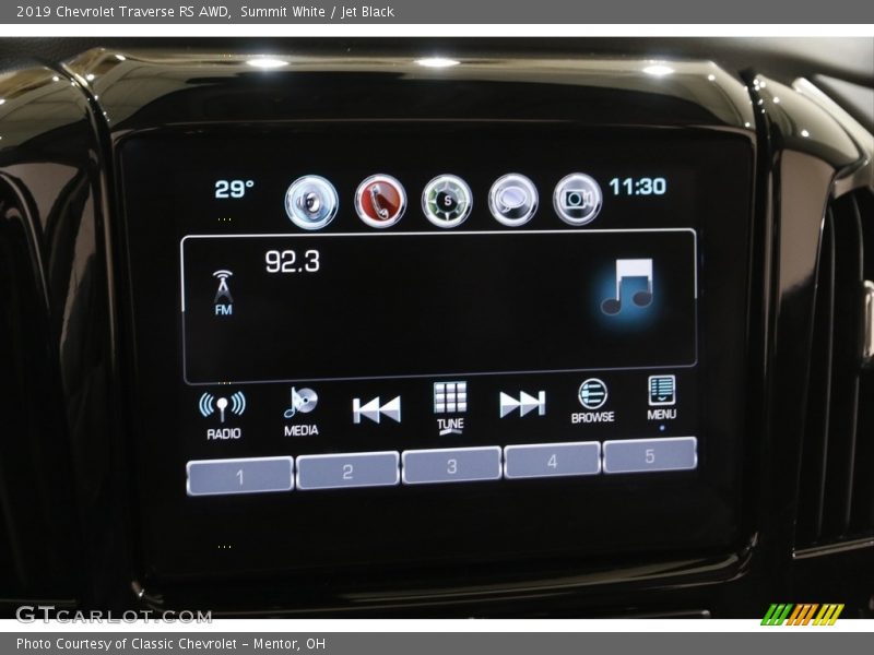 Summit White / Jet Black 2019 Chevrolet Traverse RS AWD