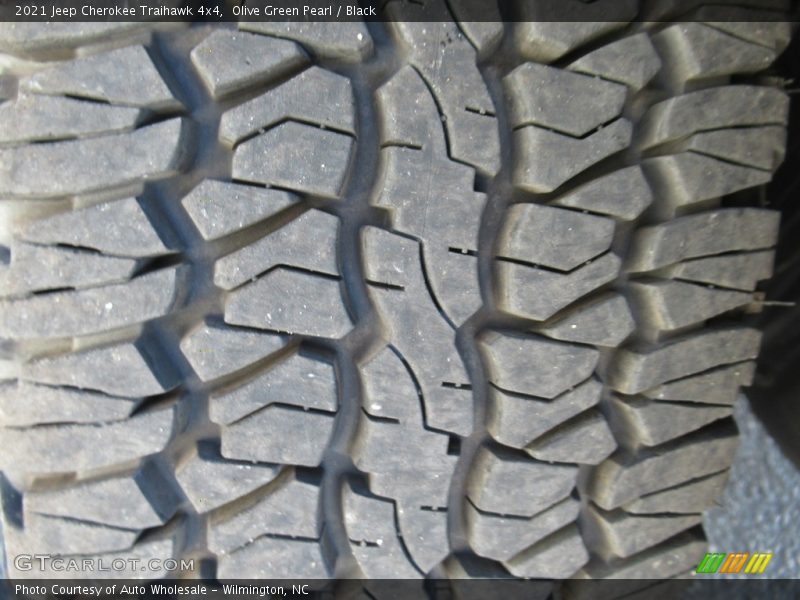 Olive Green Pearl / Black 2021 Jeep Cherokee Traihawk 4x4