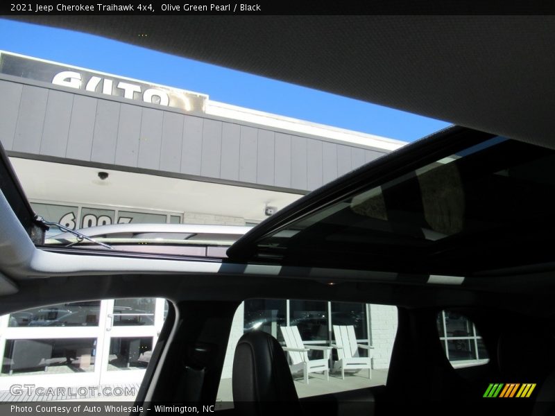 Olive Green Pearl / Black 2021 Jeep Cherokee Traihawk 4x4
