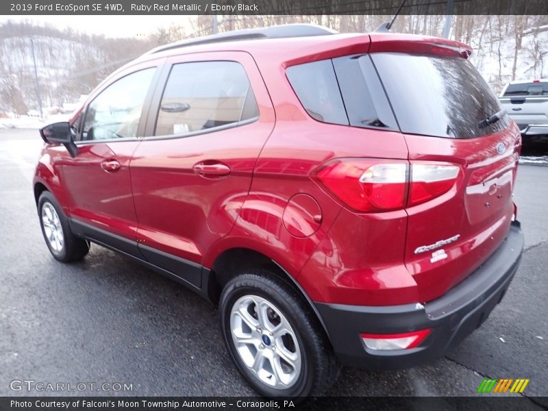 Ruby Red Metallic / Ebony Black 2019 Ford EcoSport SE 4WD