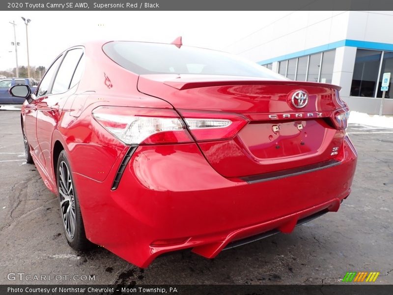 Supersonic Red / Black 2020 Toyota Camry SE AWD