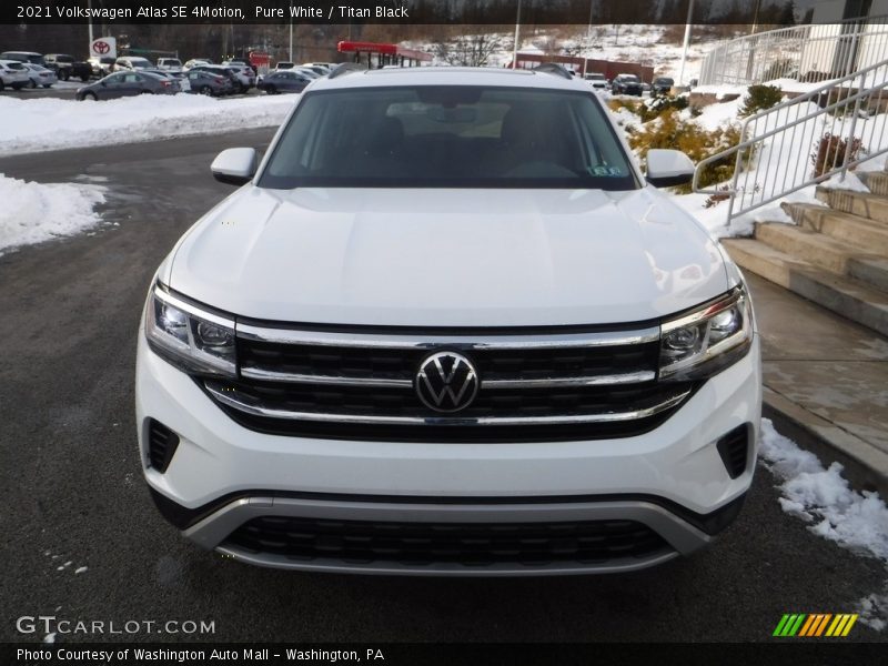 Pure White / Titan Black 2021 Volkswagen Atlas SE 4Motion