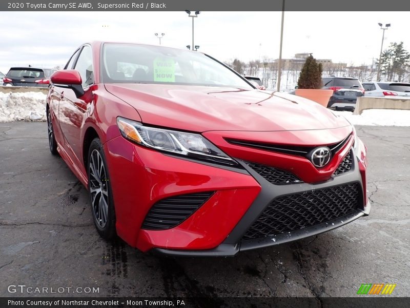 Supersonic Red / Black 2020 Toyota Camry SE AWD