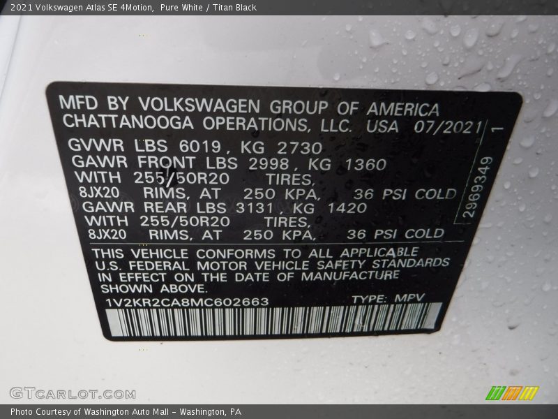 Pure White / Titan Black 2021 Volkswagen Atlas SE 4Motion