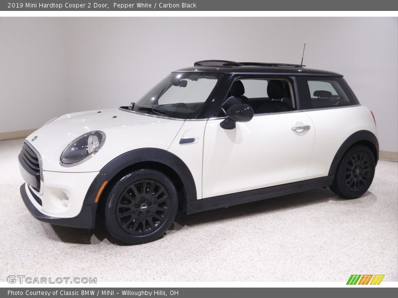 Pepper White / Carbon Black 2019 Mini Hardtop Cooper 2 Door