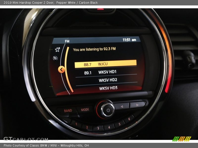 Pepper White / Carbon Black 2019 Mini Hardtop Cooper 2 Door