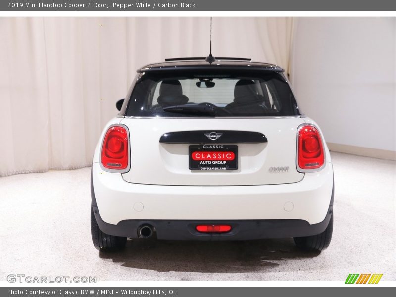 Pepper White / Carbon Black 2019 Mini Hardtop Cooper 2 Door