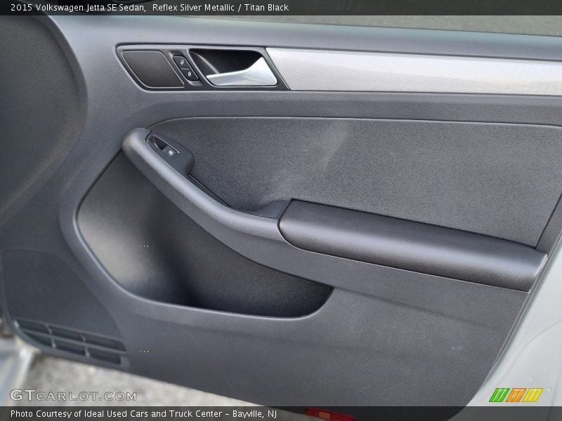 Door Panel of 2015 Jetta SE Sedan