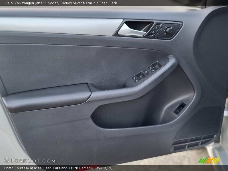 Door Panel of 2015 Jetta SE Sedan