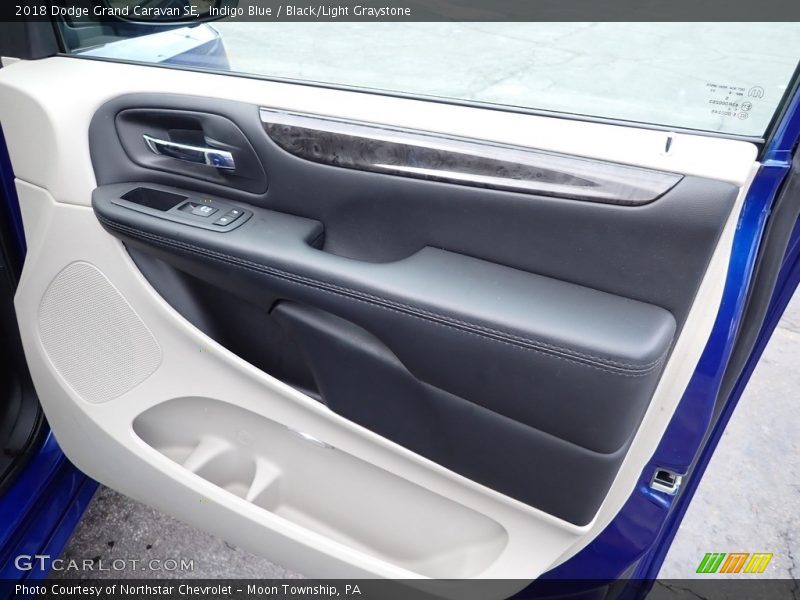 Indigo Blue / Black/Light Graystone 2018 Dodge Grand Caravan SE