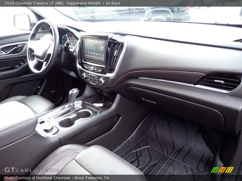 Pepperdust Metallic / Jet Black 2019 Chevrolet Traverse LT AWD