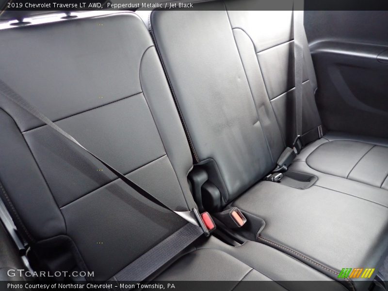 Pepperdust Metallic / Jet Black 2019 Chevrolet Traverse LT AWD