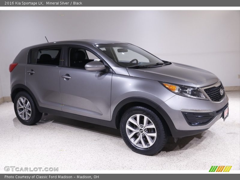 Mineral Silver / Black 2016 Kia Sportage LX