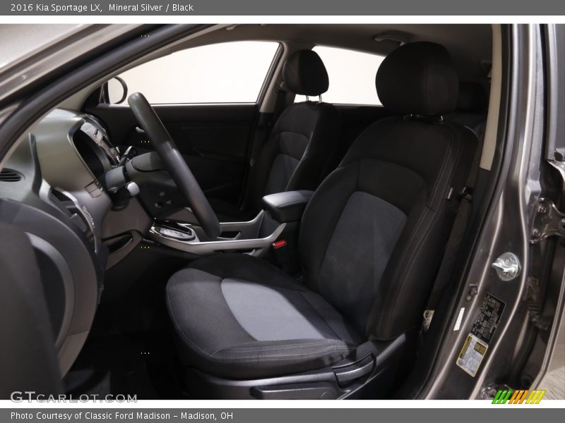 Mineral Silver / Black 2016 Kia Sportage LX
