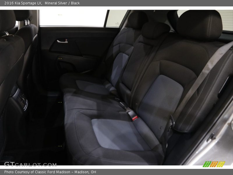 Mineral Silver / Black 2016 Kia Sportage LX