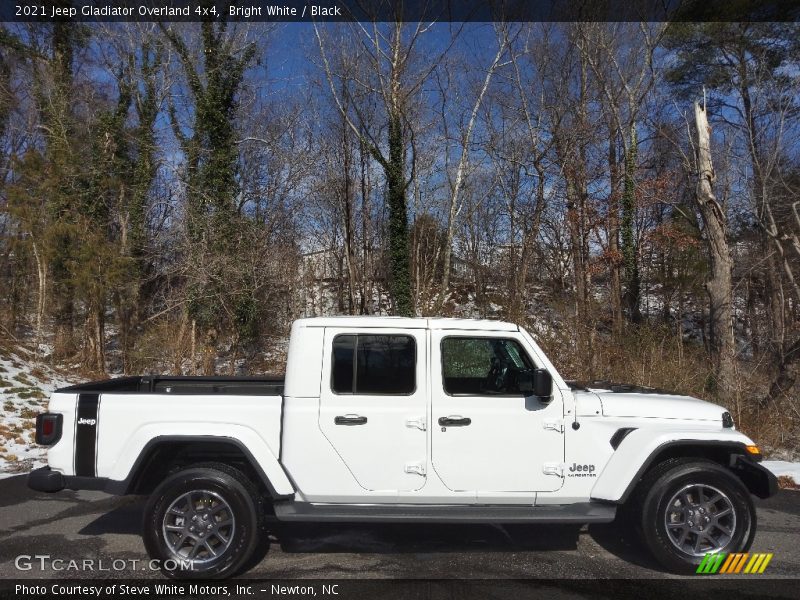 Bright White / Black 2021 Jeep Gladiator Overland 4x4