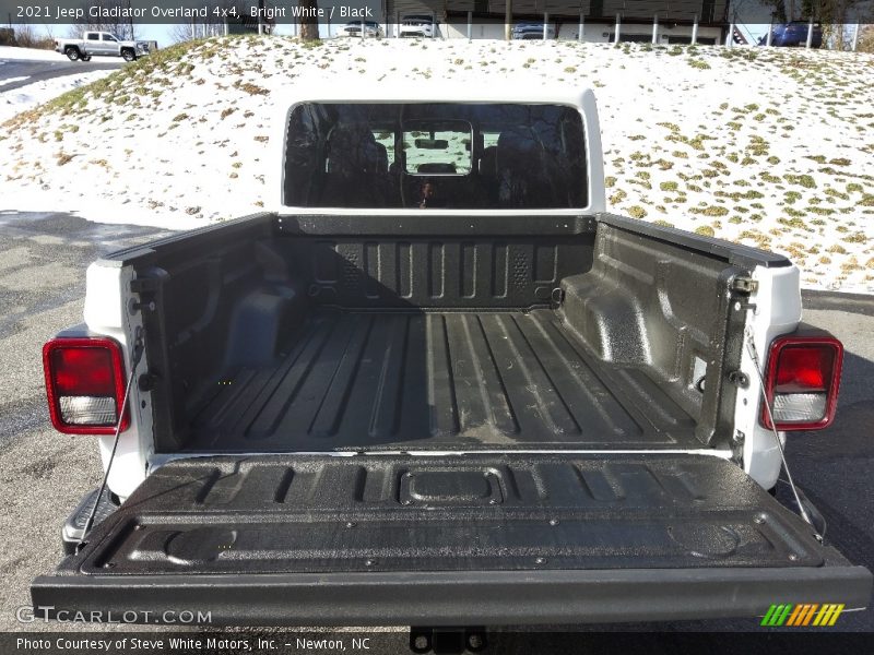 Bright White / Black 2021 Jeep Gladiator Overland 4x4