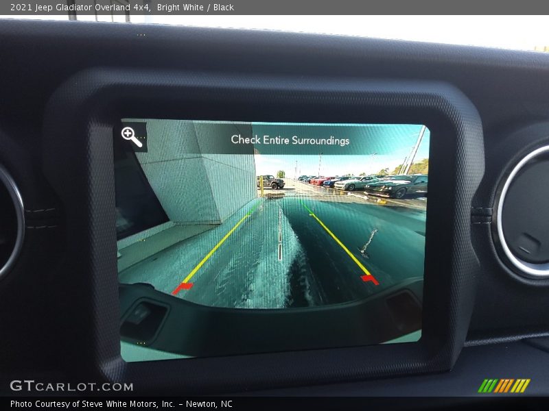 Bright White / Black 2021 Jeep Gladiator Overland 4x4