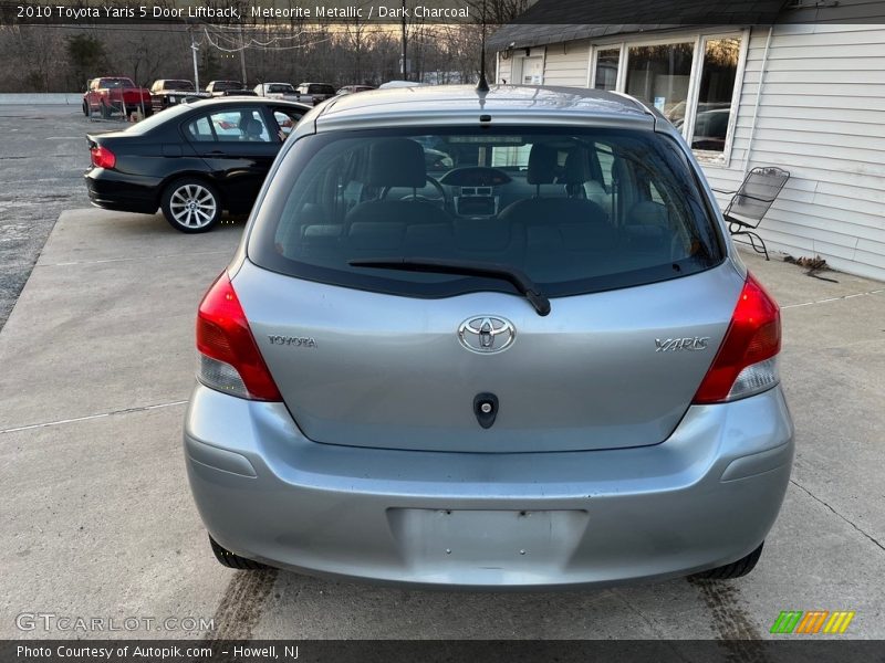 Meteorite Metallic / Dark Charcoal 2010 Toyota Yaris 5 Door Liftback