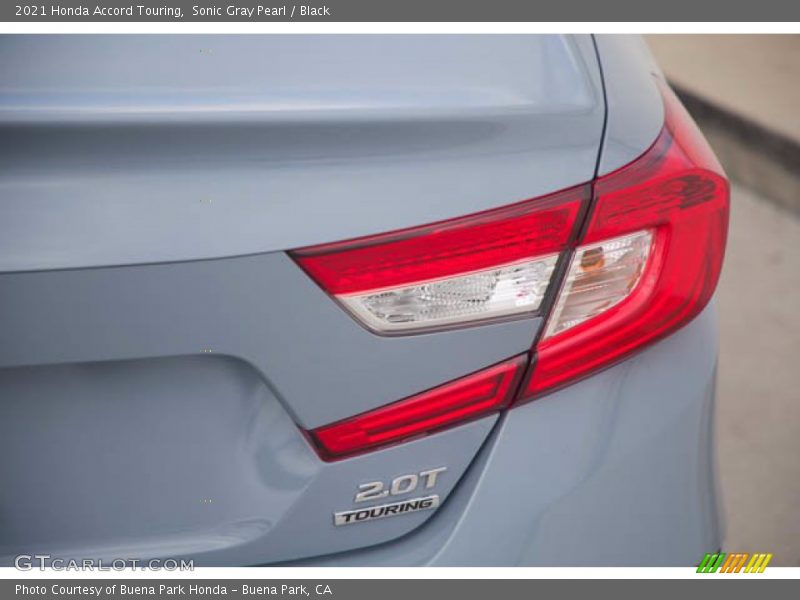 Sonic Gray Pearl / Black 2021 Honda Accord Touring