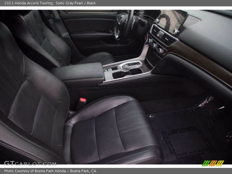Sonic Gray Pearl / Black 2021 Honda Accord Touring