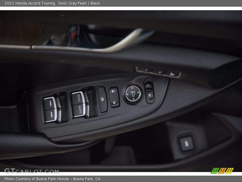 Sonic Gray Pearl / Black 2021 Honda Accord Touring