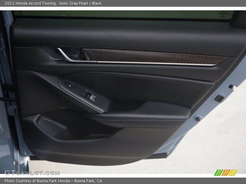 Sonic Gray Pearl / Black 2021 Honda Accord Touring