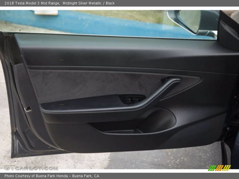 Door Panel of 2018 Model 3 Mid Range