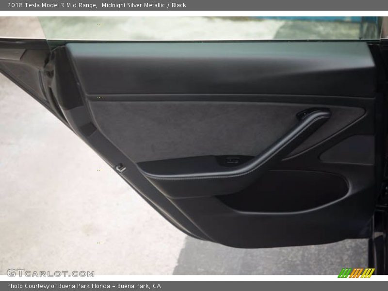 Door Panel of 2018 Model 3 Mid Range