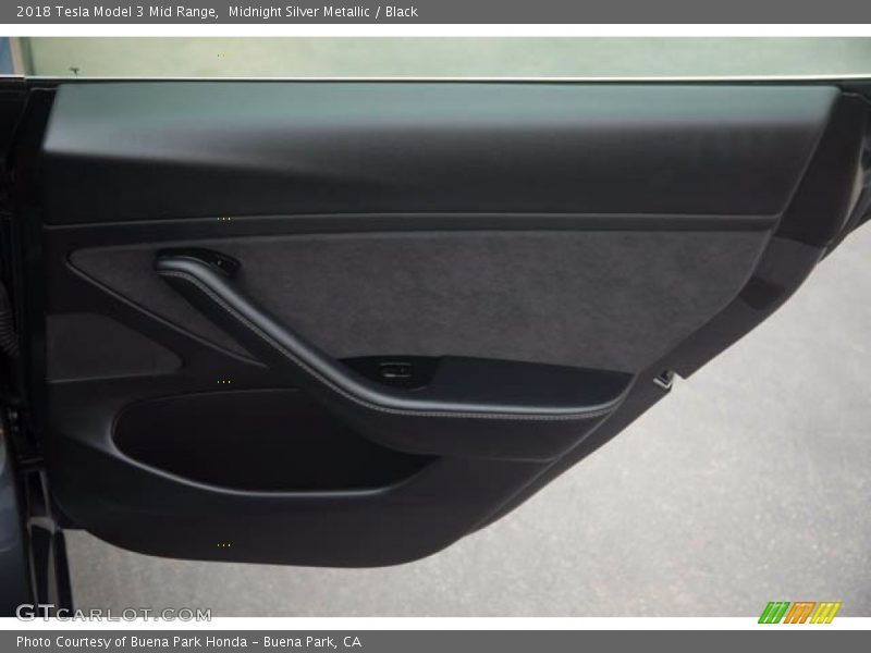 Door Panel of 2018 Model 3 Mid Range