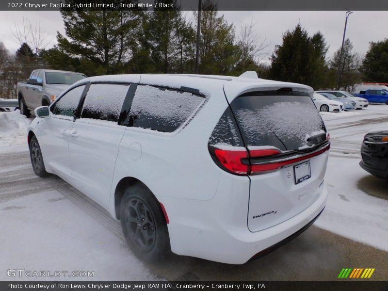 Bright White / Black 2022 Chrysler Pacifica Hybrid Limited