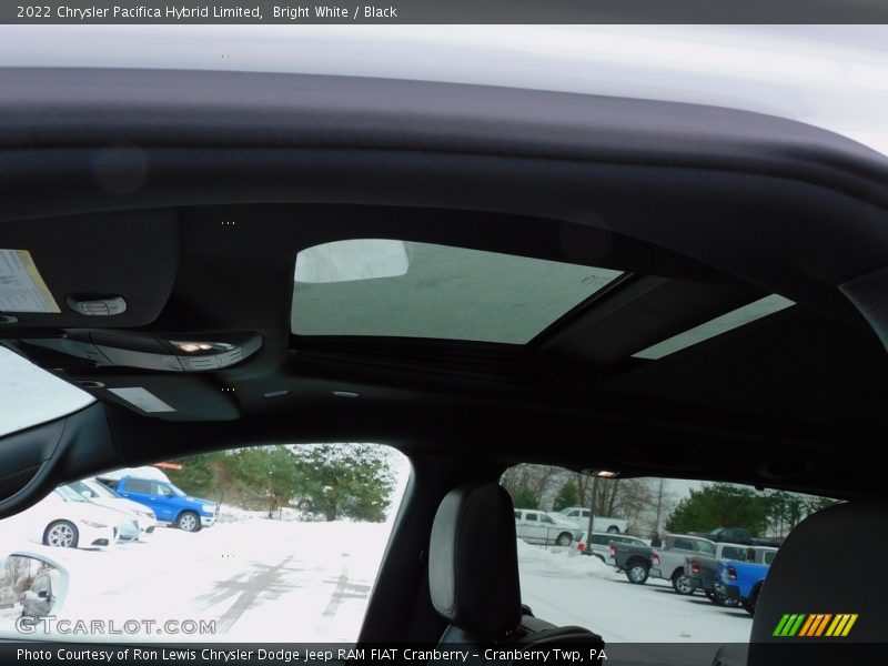 Sunroof of 2022 Pacifica Hybrid Limited