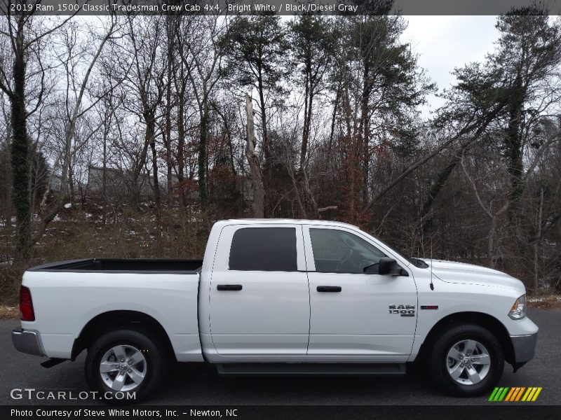 Bright White / Black/Diesel Gray 2019 Ram 1500 Classic Tradesman Crew Cab 4x4