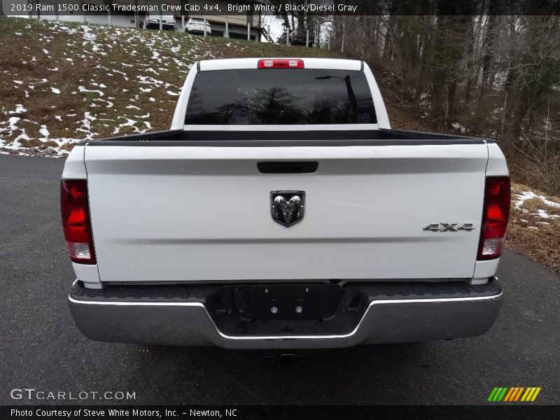 Bright White / Black/Diesel Gray 2019 Ram 1500 Classic Tradesman Crew Cab 4x4