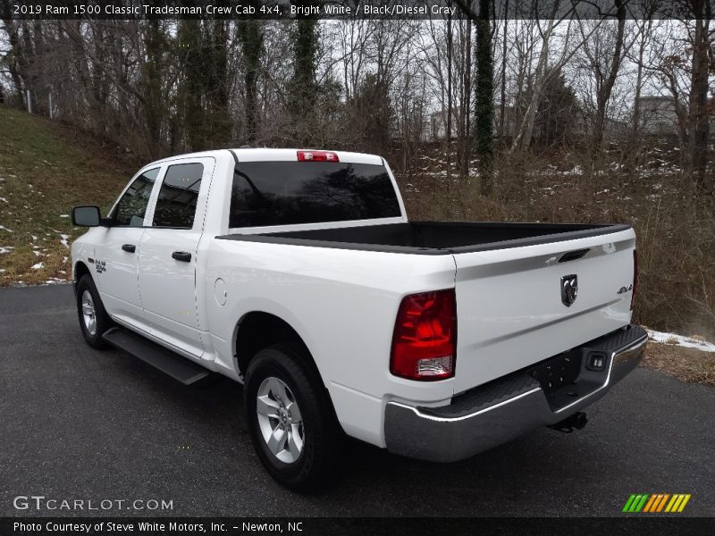 Bright White / Black/Diesel Gray 2019 Ram 1500 Classic Tradesman Crew Cab 4x4