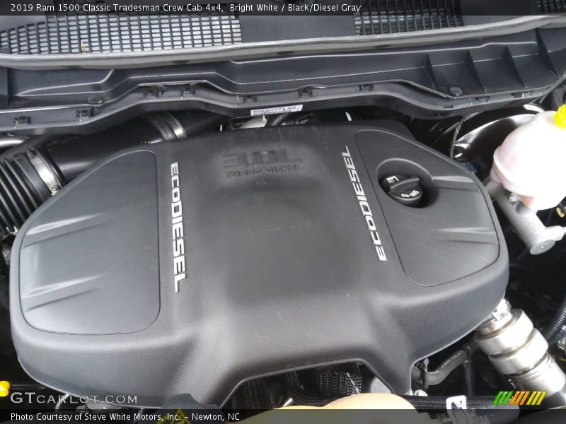 Bright White / Black/Diesel Gray 2019 Ram 1500 Classic Tradesman Crew Cab 4x4
