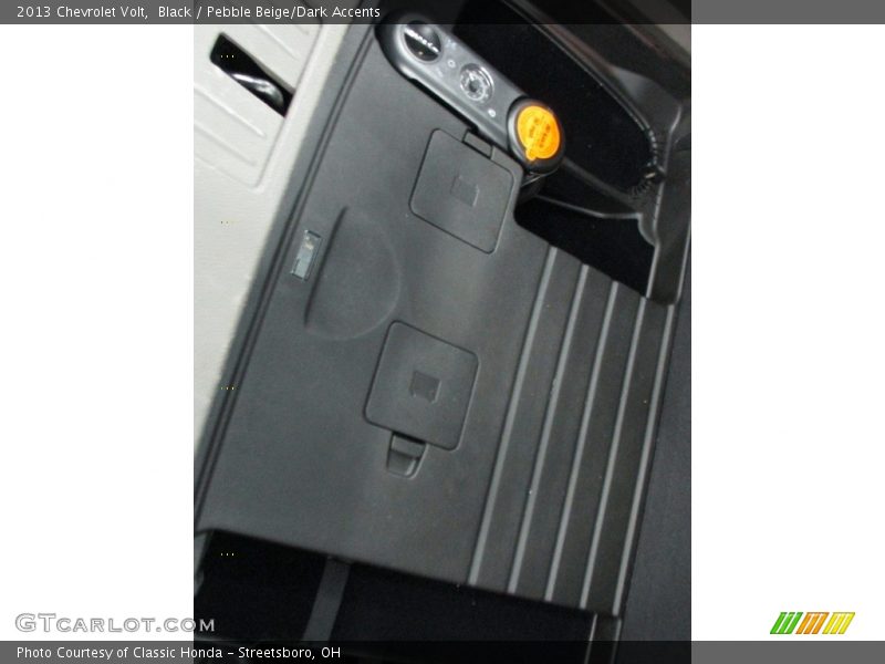 Black / Pebble Beige/Dark Accents 2013 Chevrolet Volt