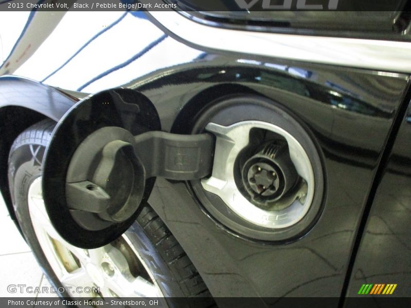Black / Pebble Beige/Dark Accents 2013 Chevrolet Volt
